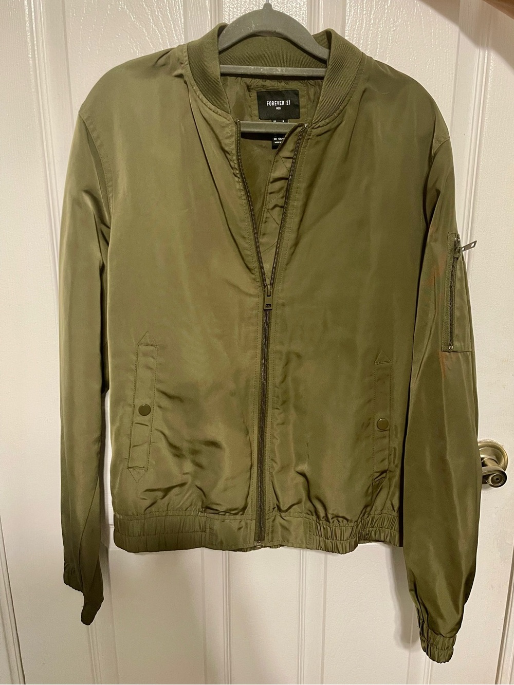 Forever 21 Men’s Olive Green Bomber Jacket – Size Small